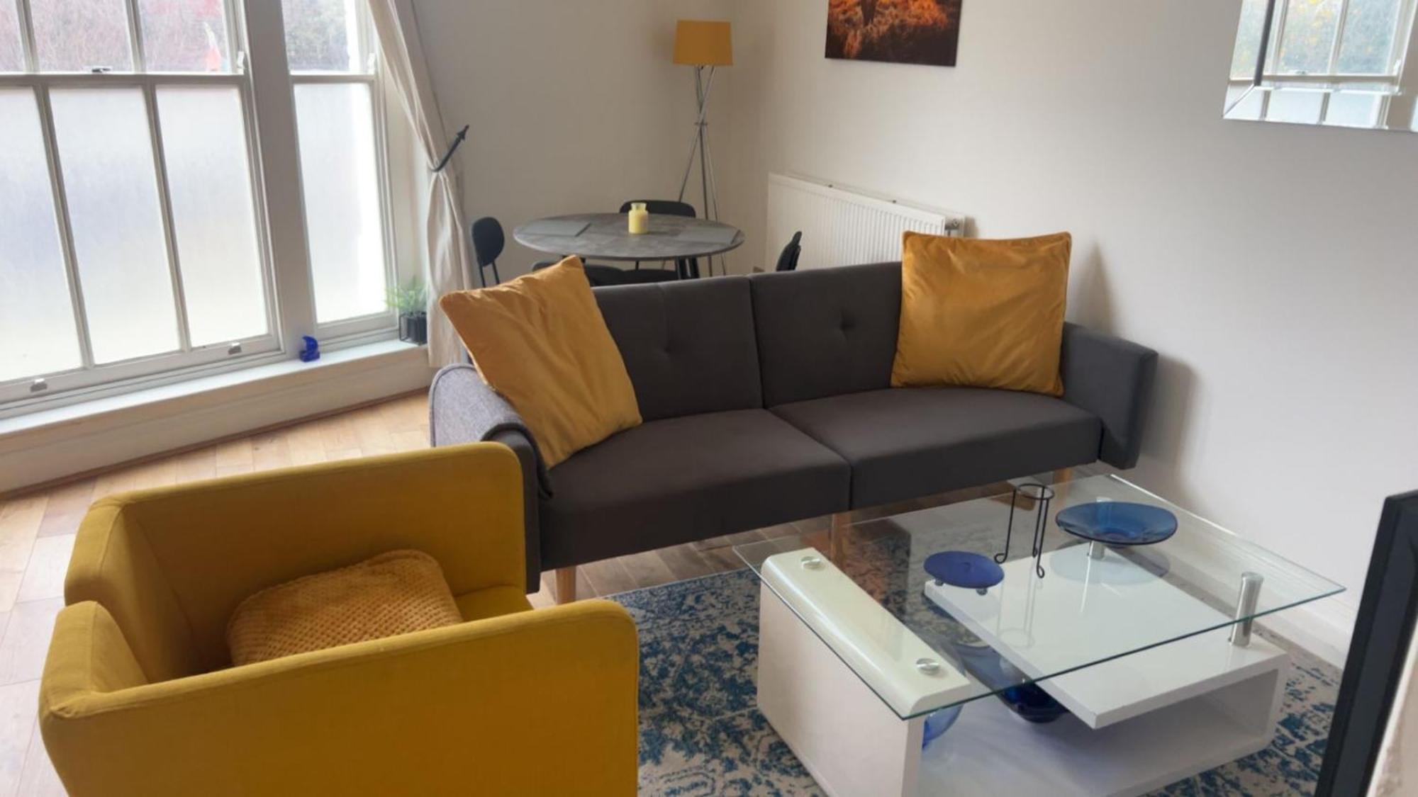 1 Bedroom Near Clapham North And Clapham High Street Station Apartment