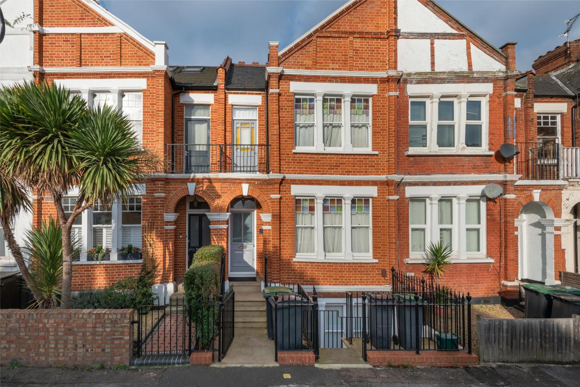Stunning Spacious B.apt. Slps.4 *