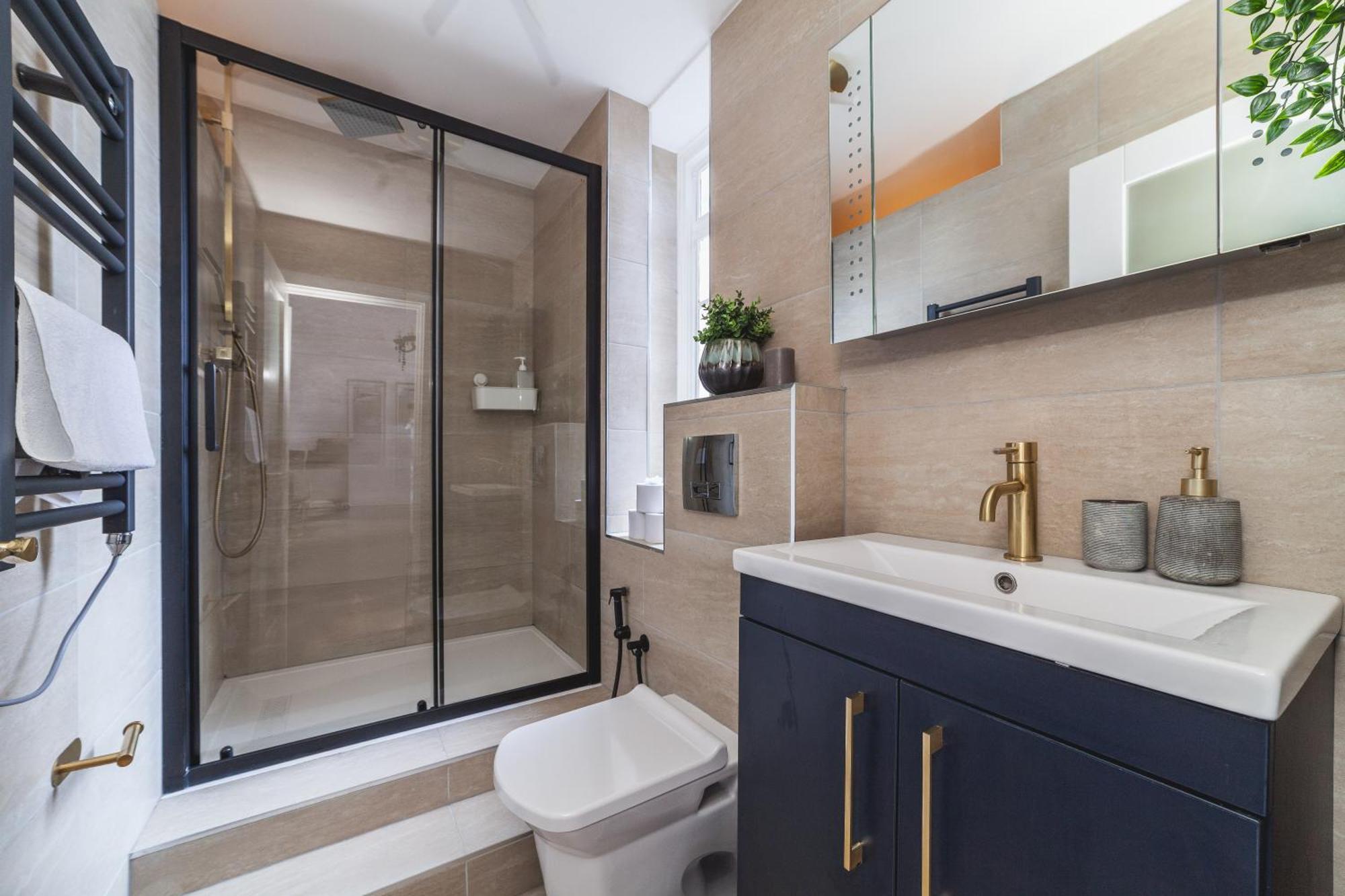 Arte - 3-bed Flat With 3 Bathrooms - Heart Of Finchley Road - 2 Min Walk To Underground Station * Londres