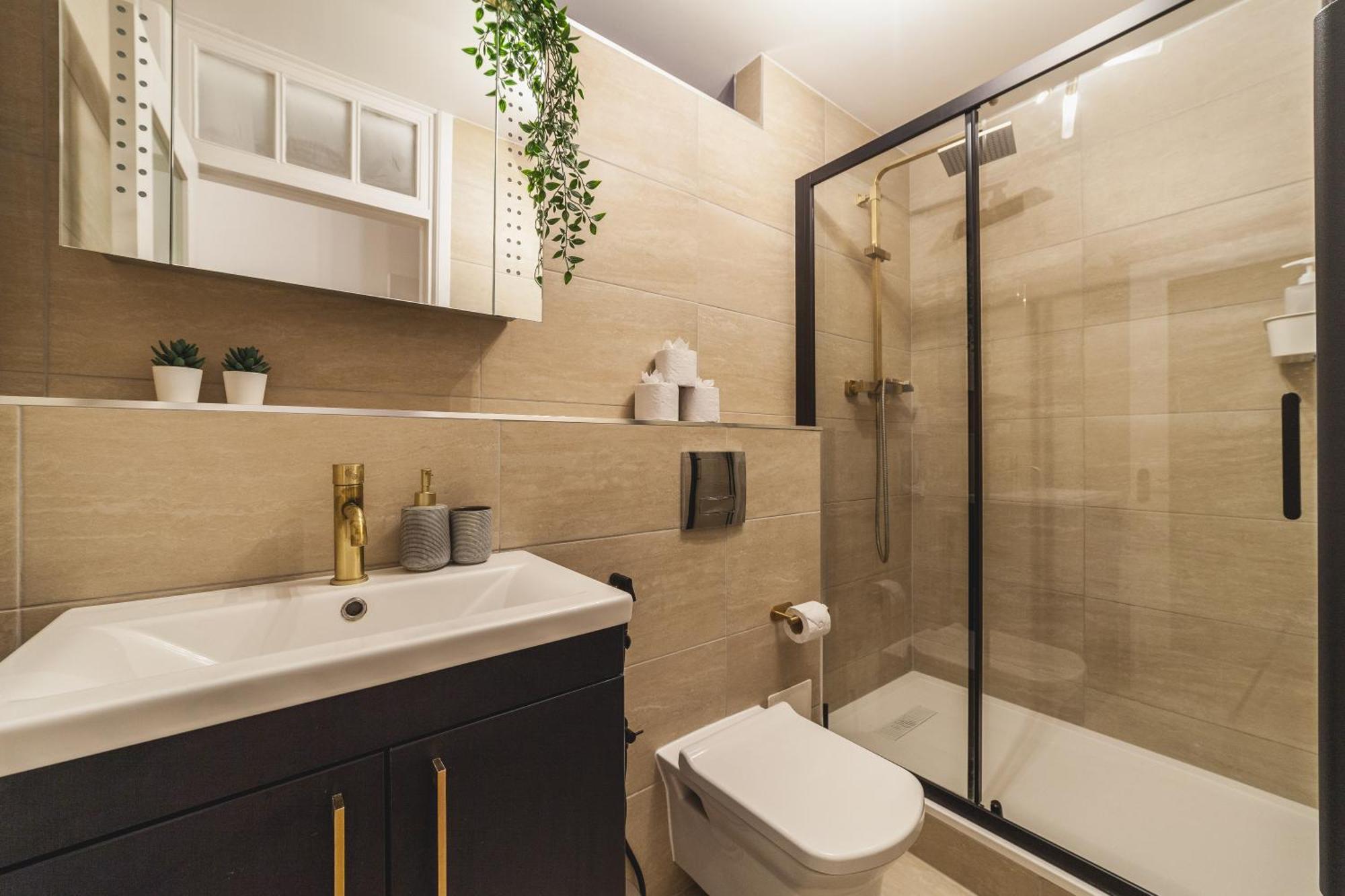 Arte - 3-bed Flat With 3 Bathrooms - Heart Of Finchley Road - 2 Min Walk To Underground Station Appartement *