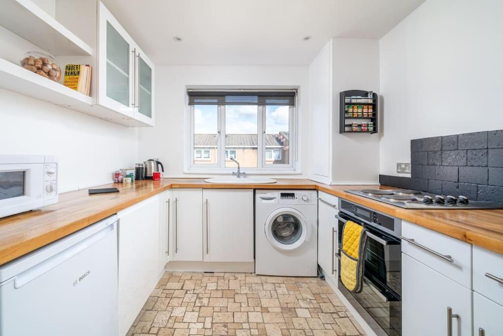 Bright Spacious 2 Bedroom Flat In Zone One Londres