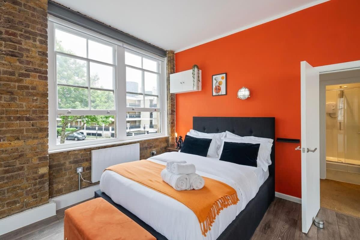 New & Spacious In Old St * Londres