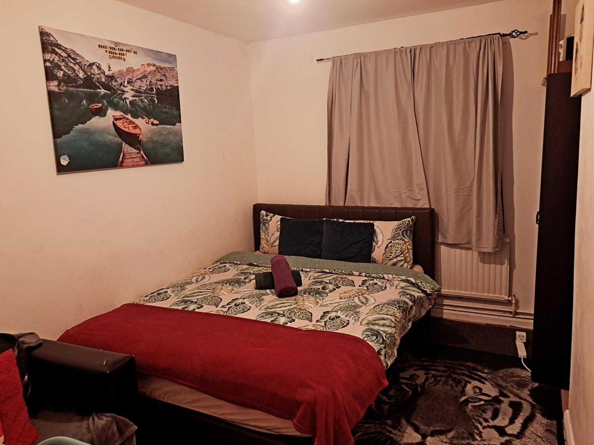 Merciful King Room, In Zone 2-3 London