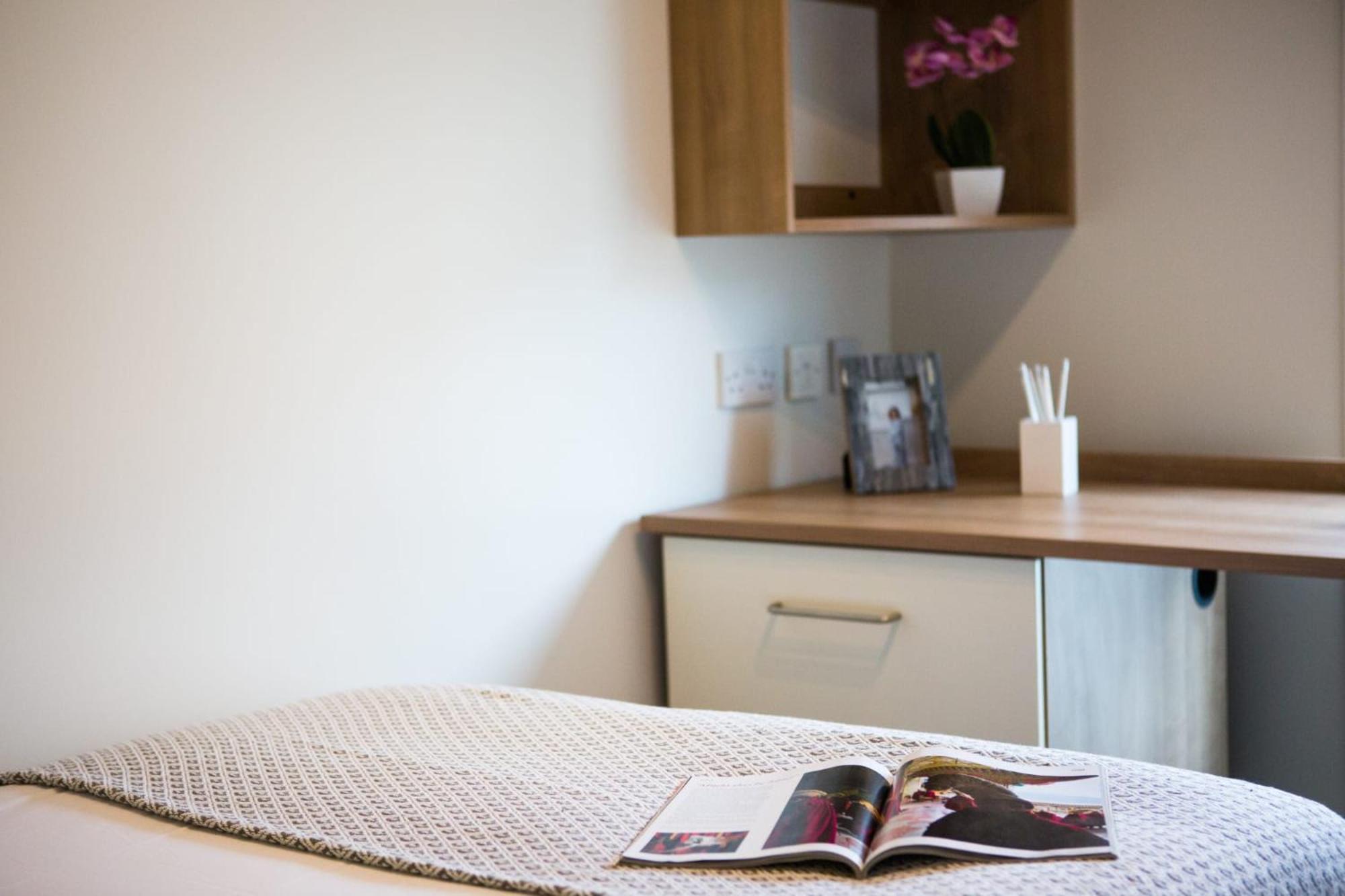 Apartment Chic And At Chapter South Bank In London