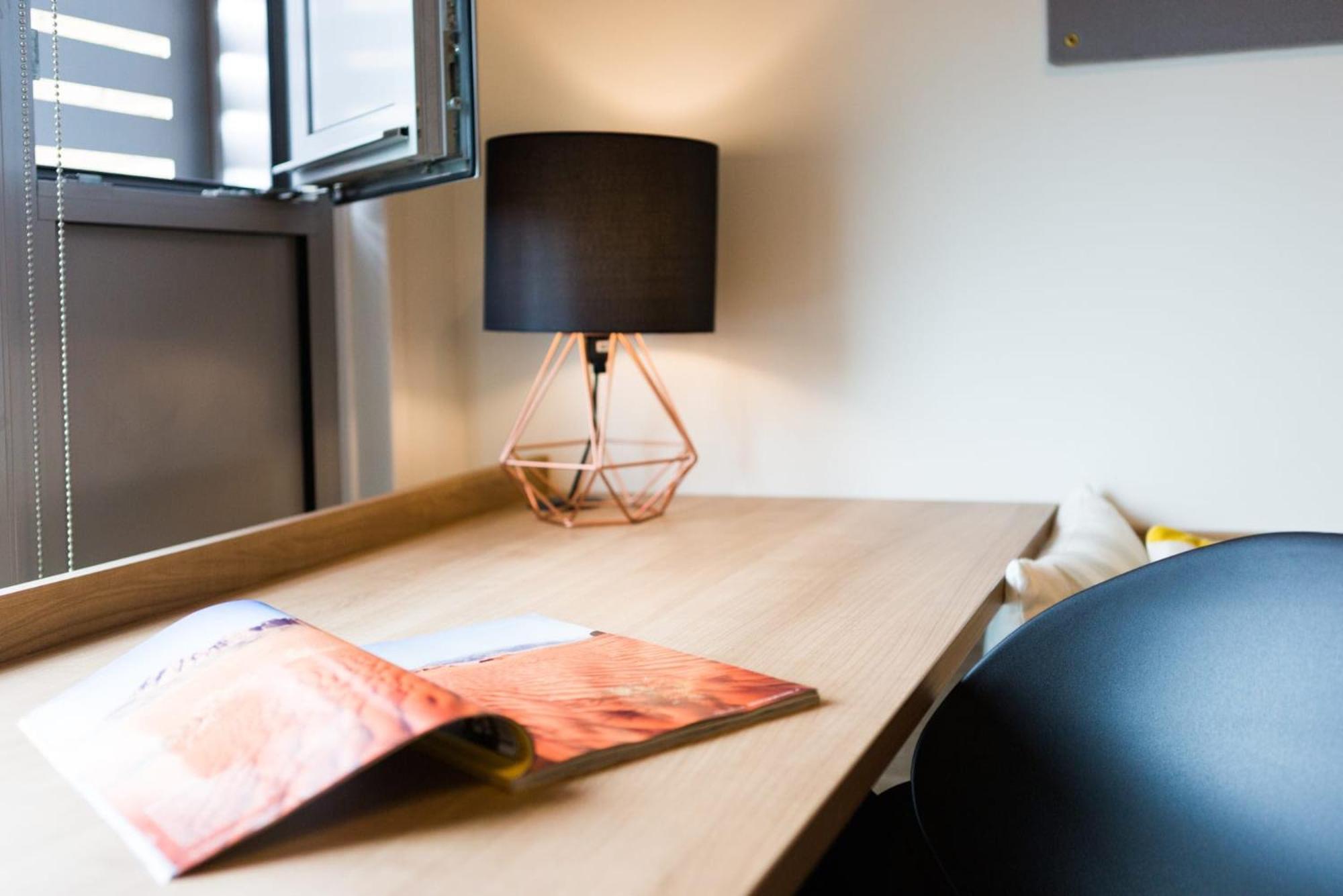 Chic And At Chapter South Bank In Apartment *