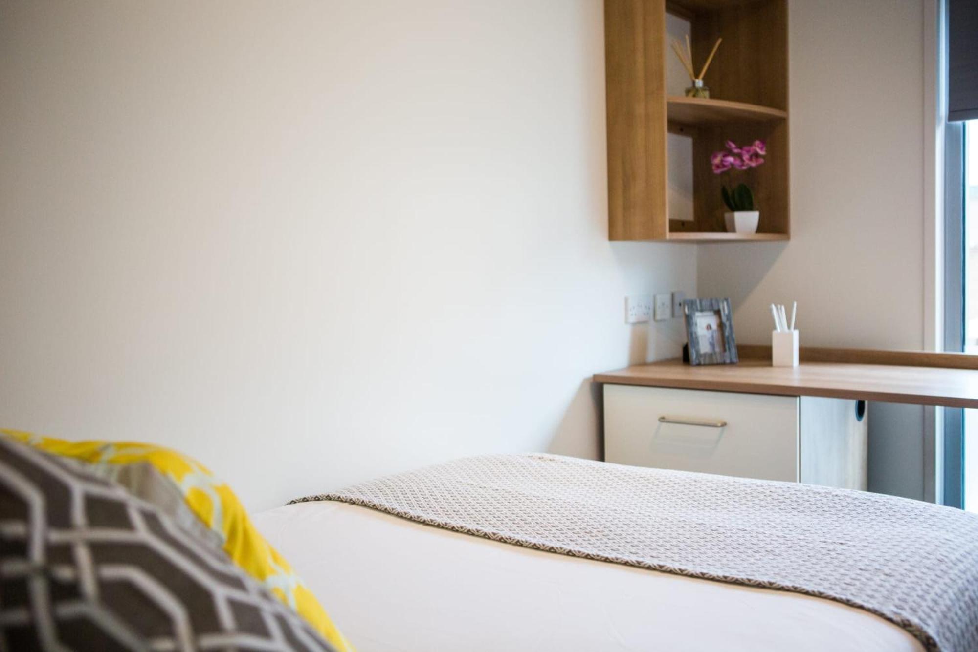 Apartment Chic And At Chapter South Bank In London