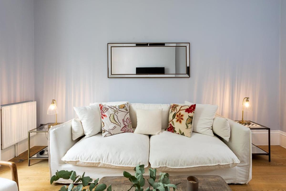 Two Bed Notting Hill Gem *