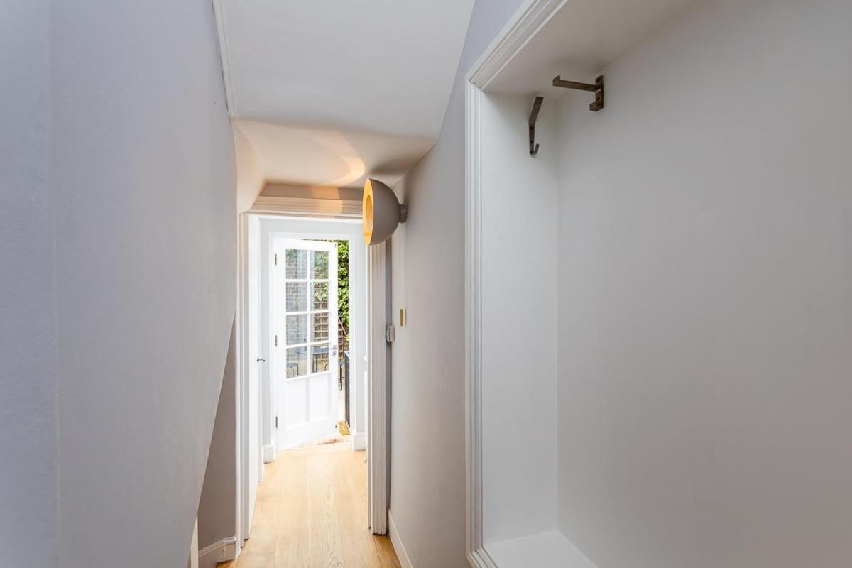 Two Bed Notting Hill Gem *