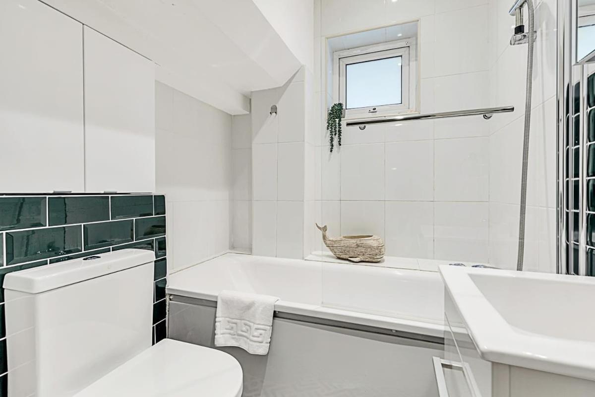 Appartement Modern Comfort Two Bedroom Gem On The Rye *