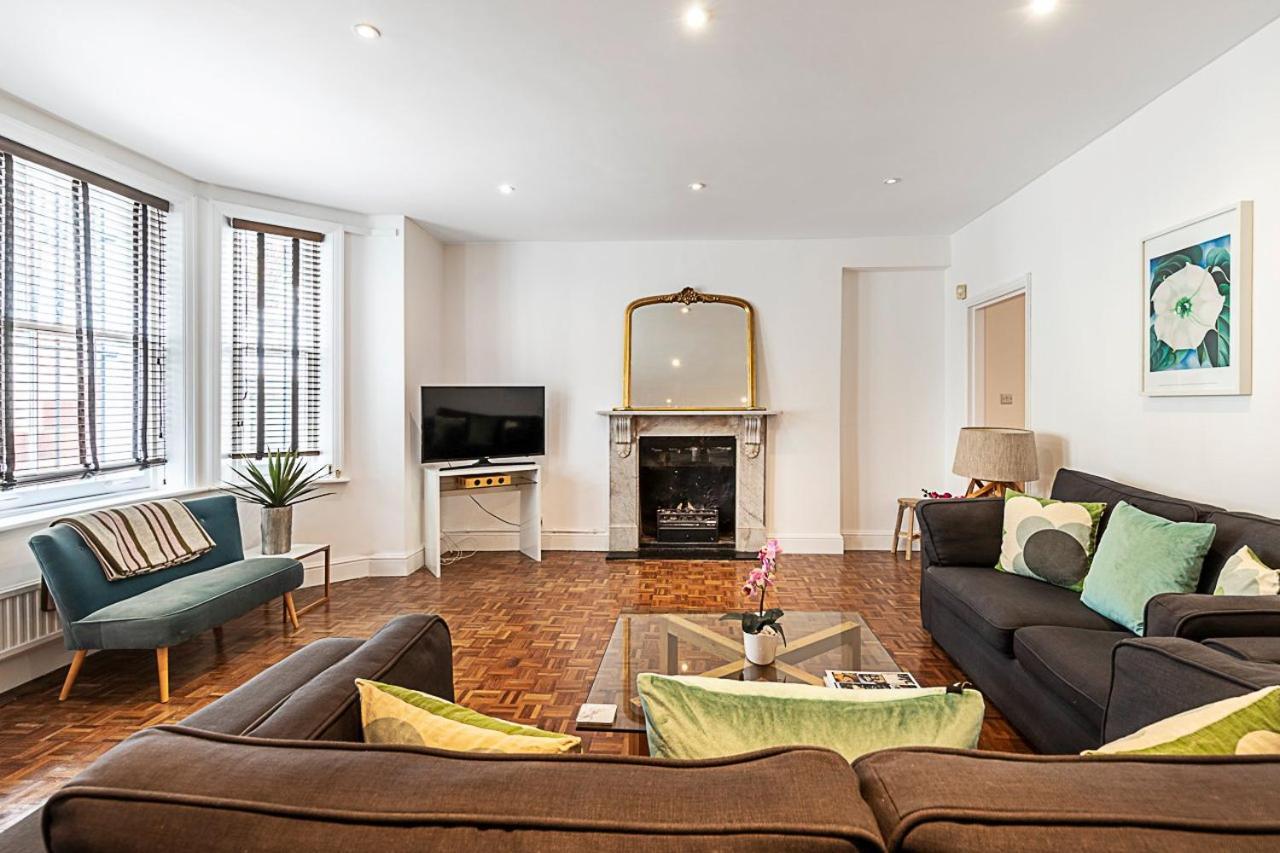 Charming Kensington Apartment *