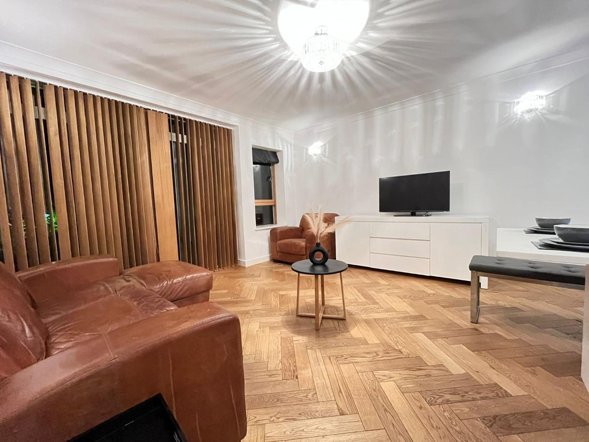 Apartamento Luxury Riverside Retreat With Bath Jacuzzi Londres