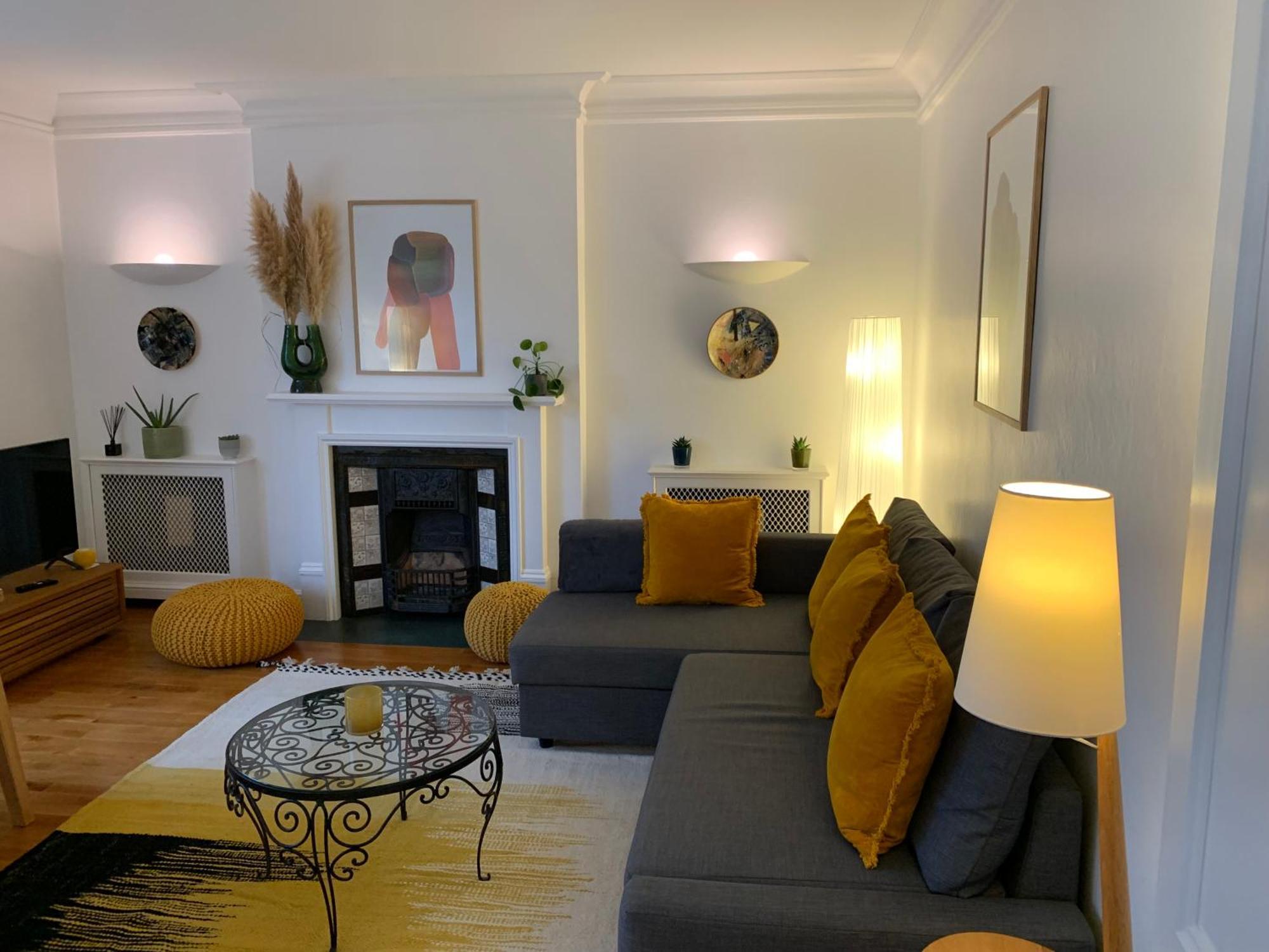 Prime Notting Hill, Luxurious 2 Beds, Roof Terrace Appartement
