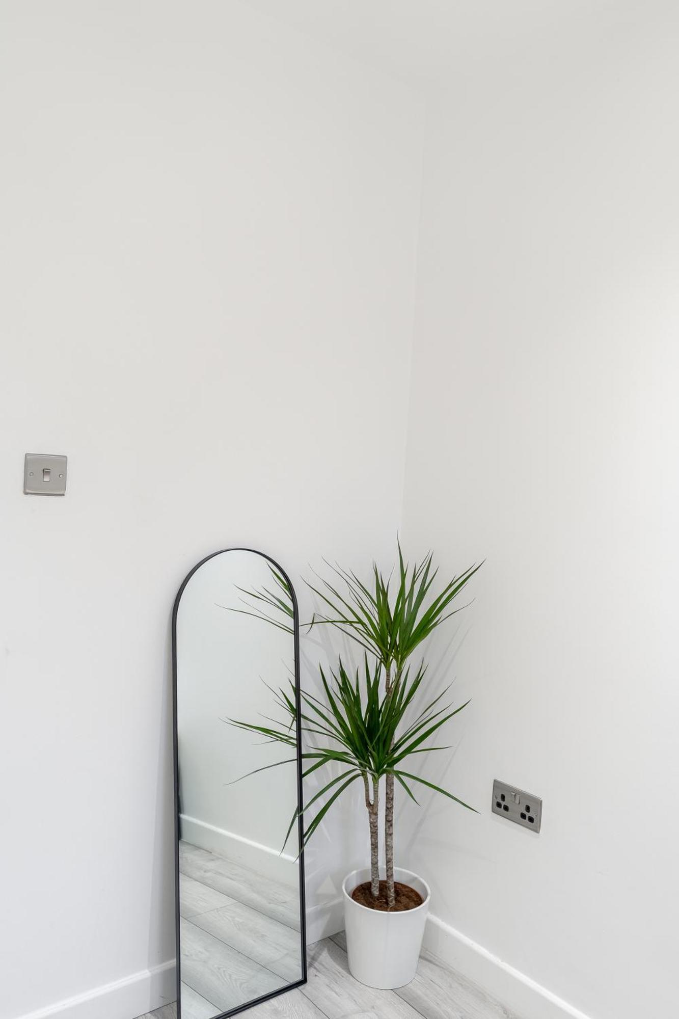 Beautiful Flat Near - Entire Flat - Equipped Kitchen - Private Bathroom