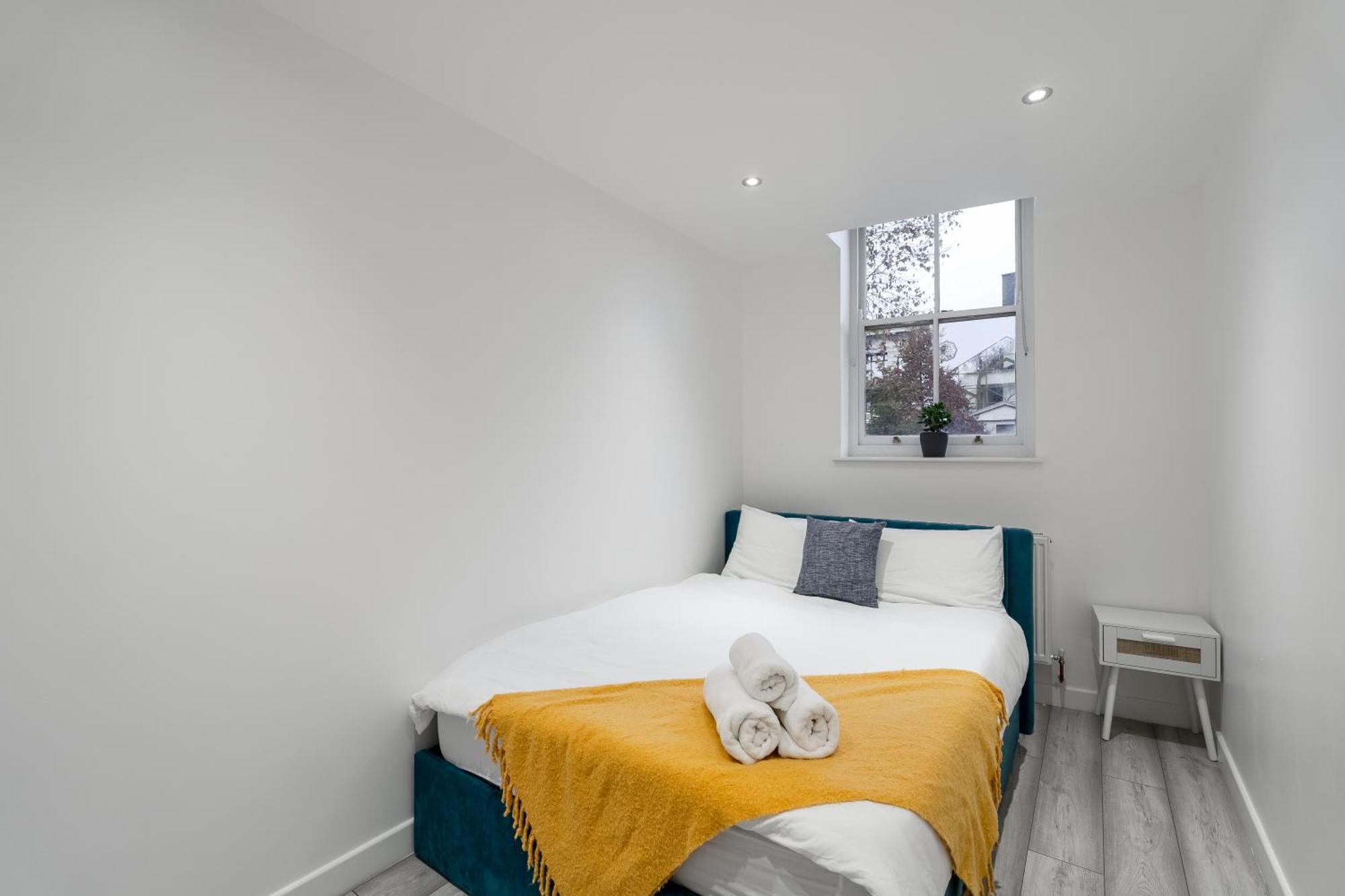 Beautiful Flat Near - Entire Flat - Equipped Kitchen - Private Bathroom