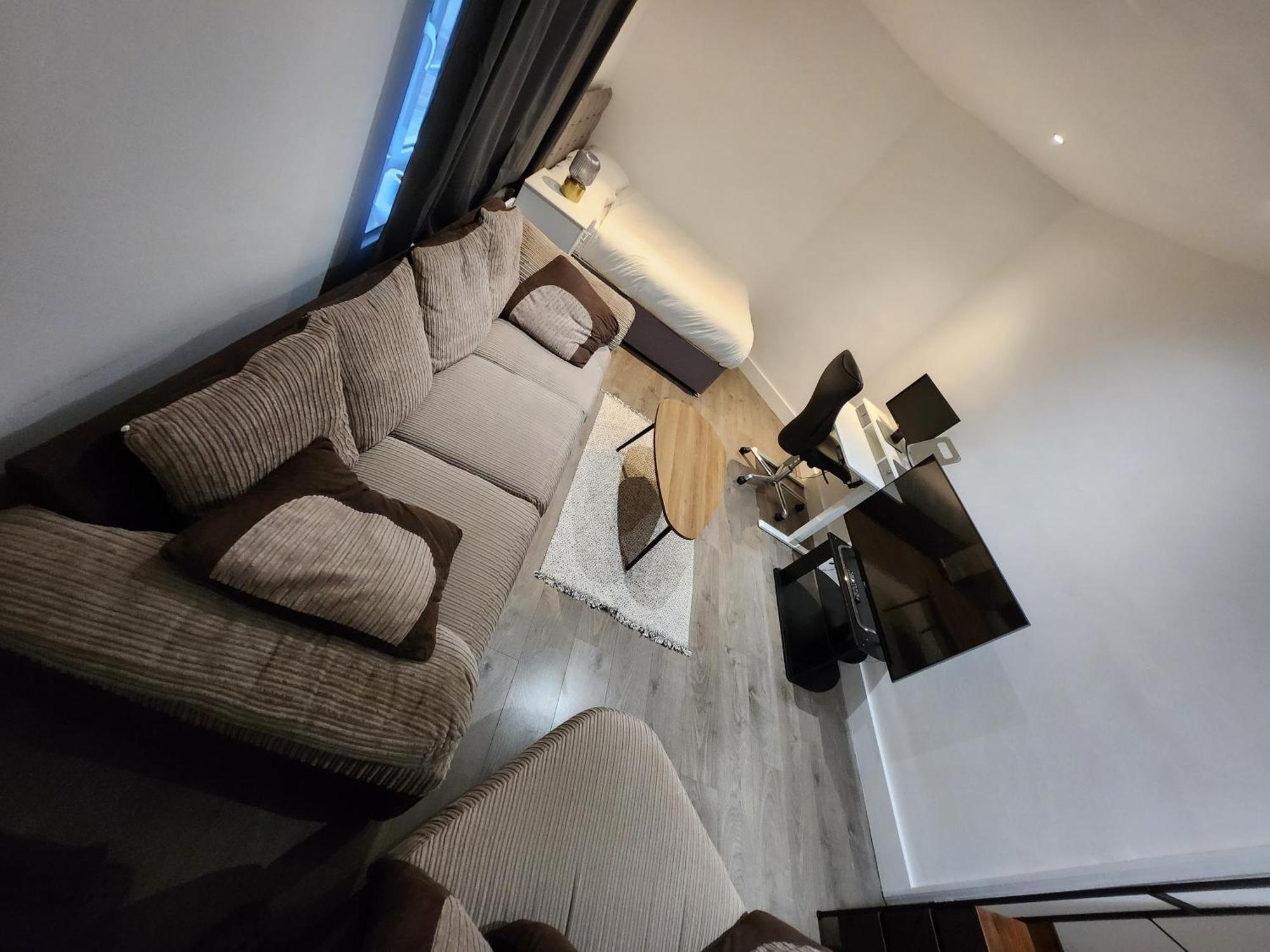 Flat With Work Station, Monitor, Smart Tv & Netflix Appartement *