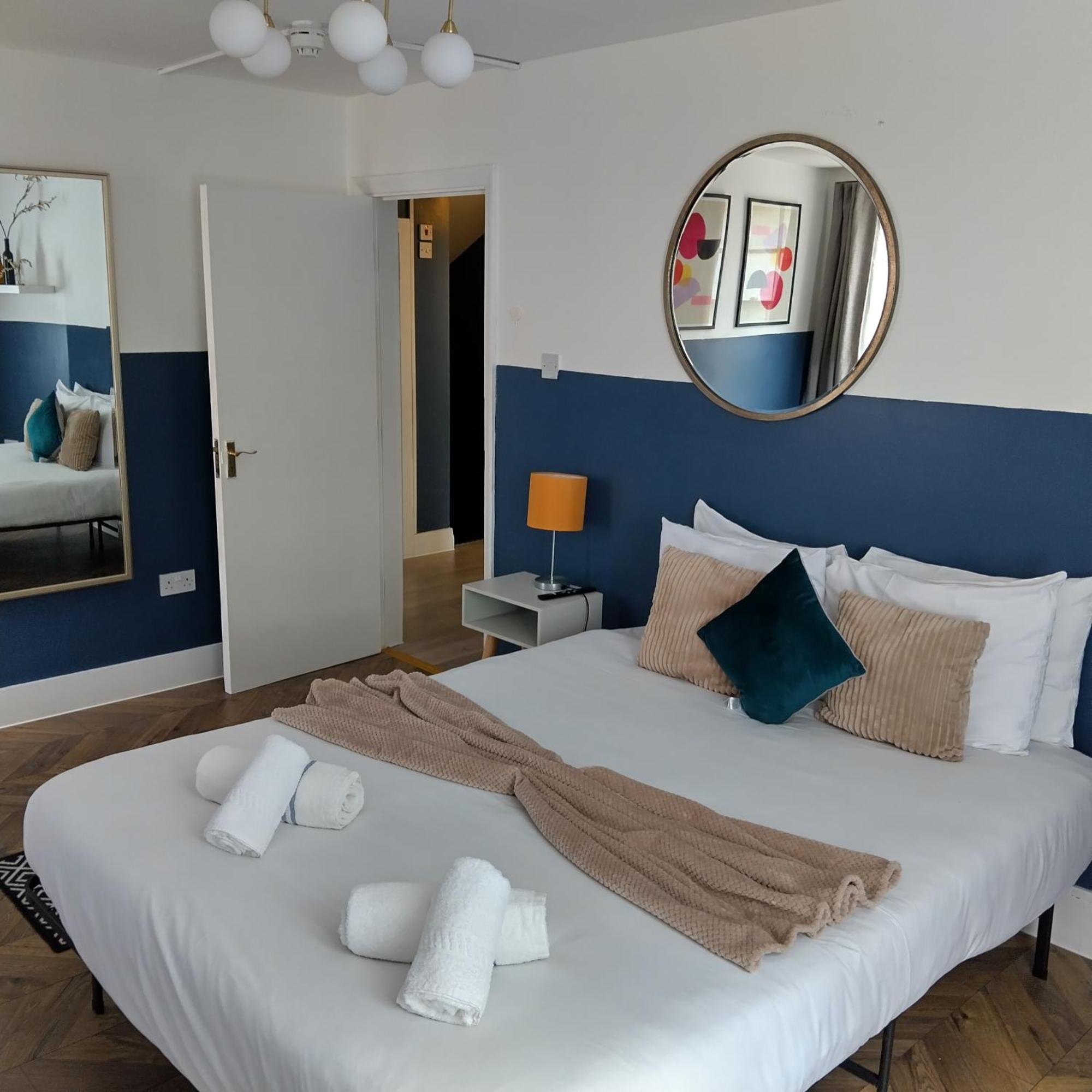 Spacious 5-bedroom, 4-bathroom In Central Zone 1 Londen
