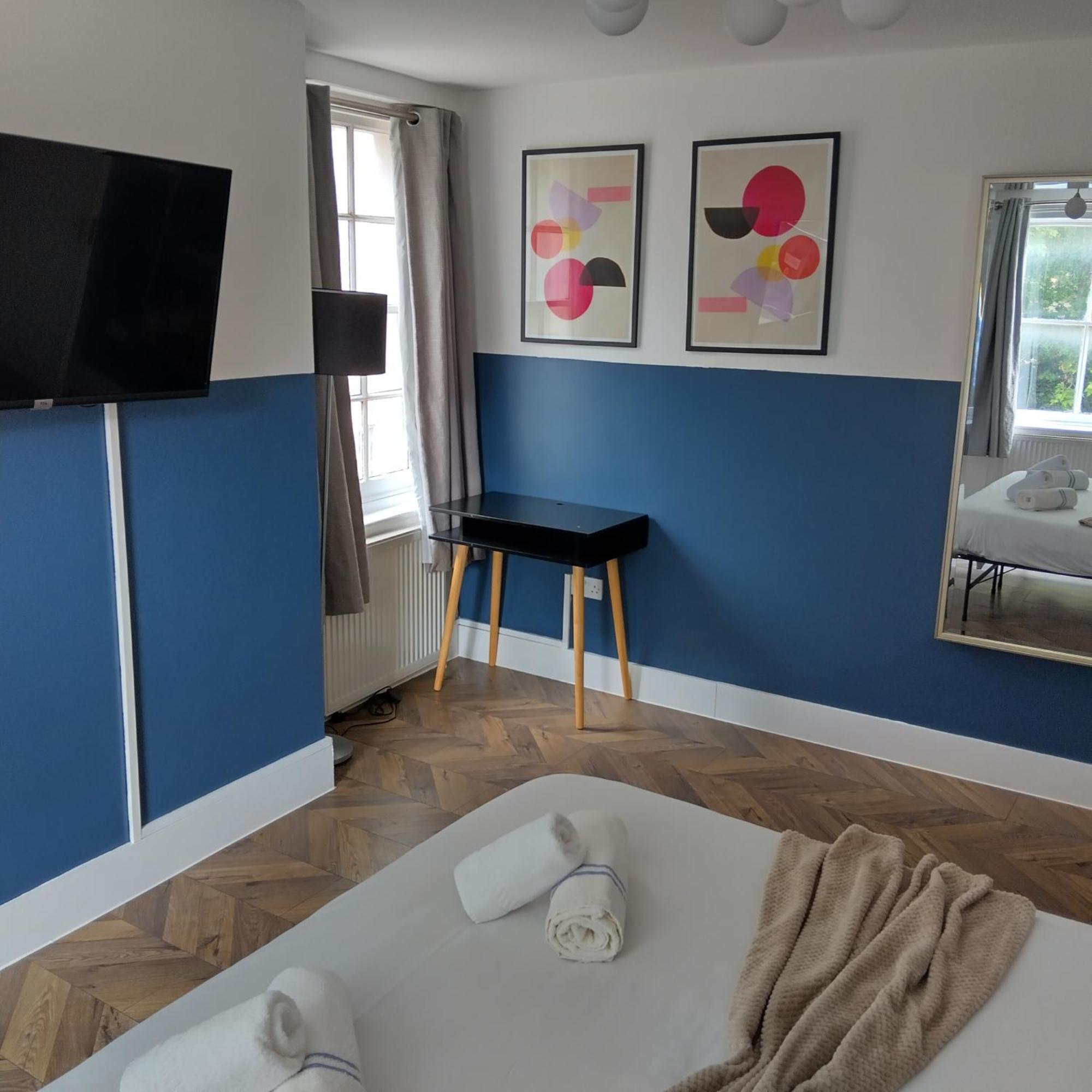 Spacious 5-bedroom, 4-bathroom In Central Zone 1 Appartement *