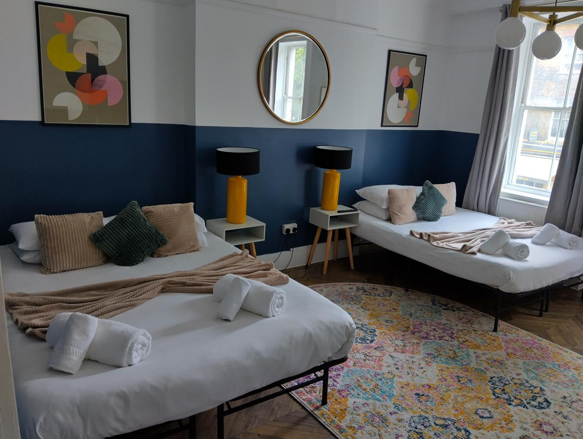 Spacious 5-bedroom, 4-bathroom In Central Zone 1 Appartement *