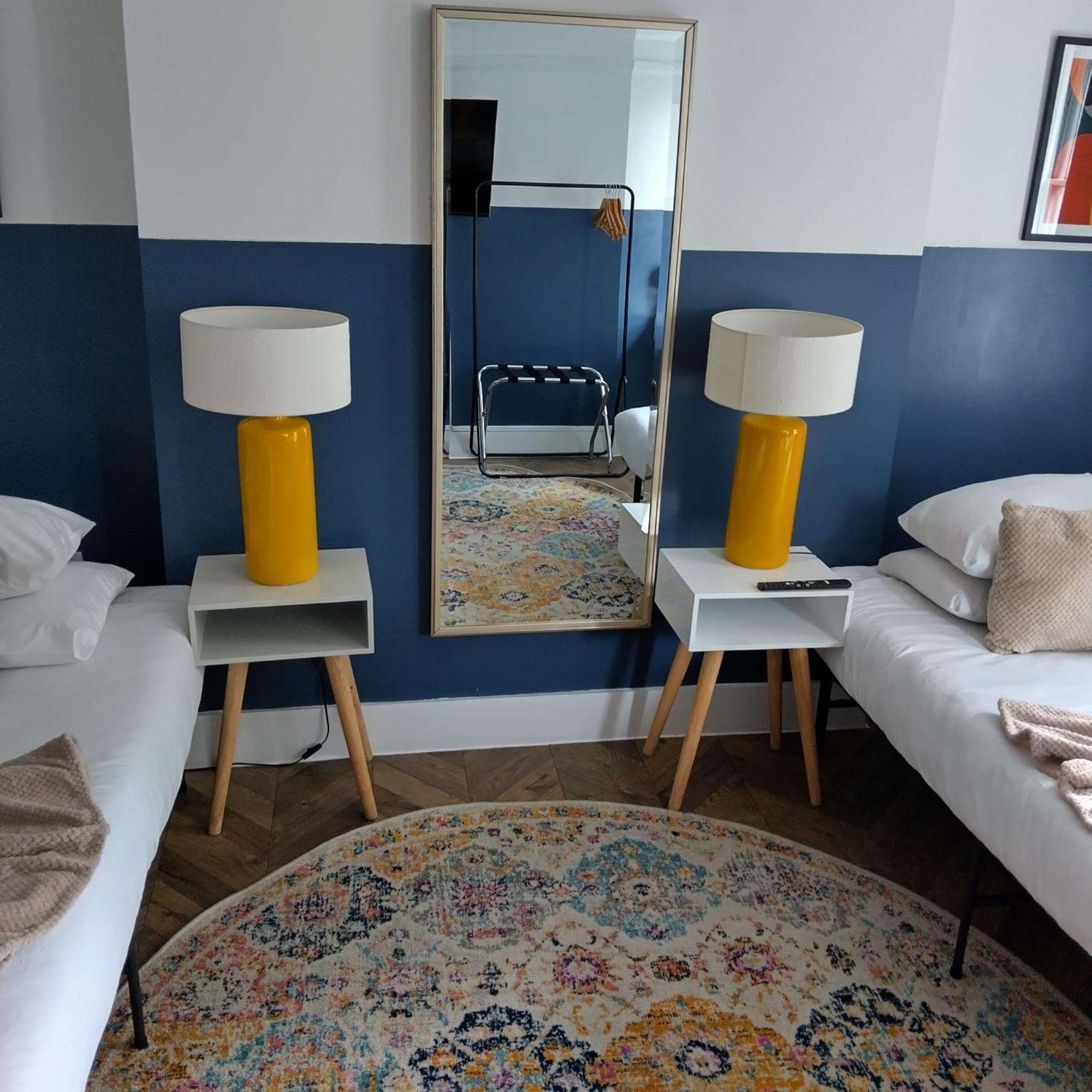 Spacious 5-bedroom, 4-bathroom In Central Zone 1 Appartement *