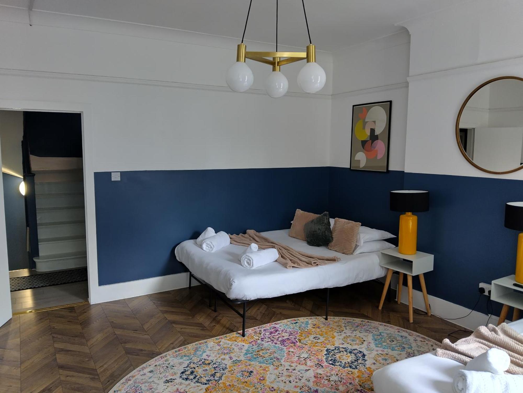 Spacious 5-bedroom, 4-bathroom In Central Zone 1 Appartement Londen