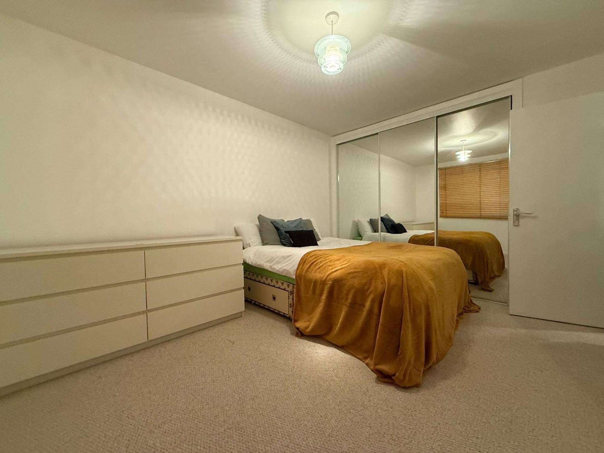 Appartement 3bed Only 3 Stops To Centre *