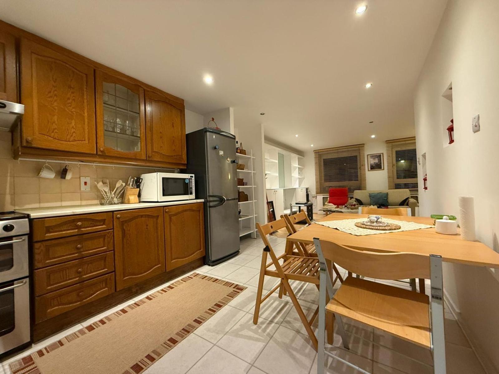 3bed Only 3 Stops To Centre Appartement *
