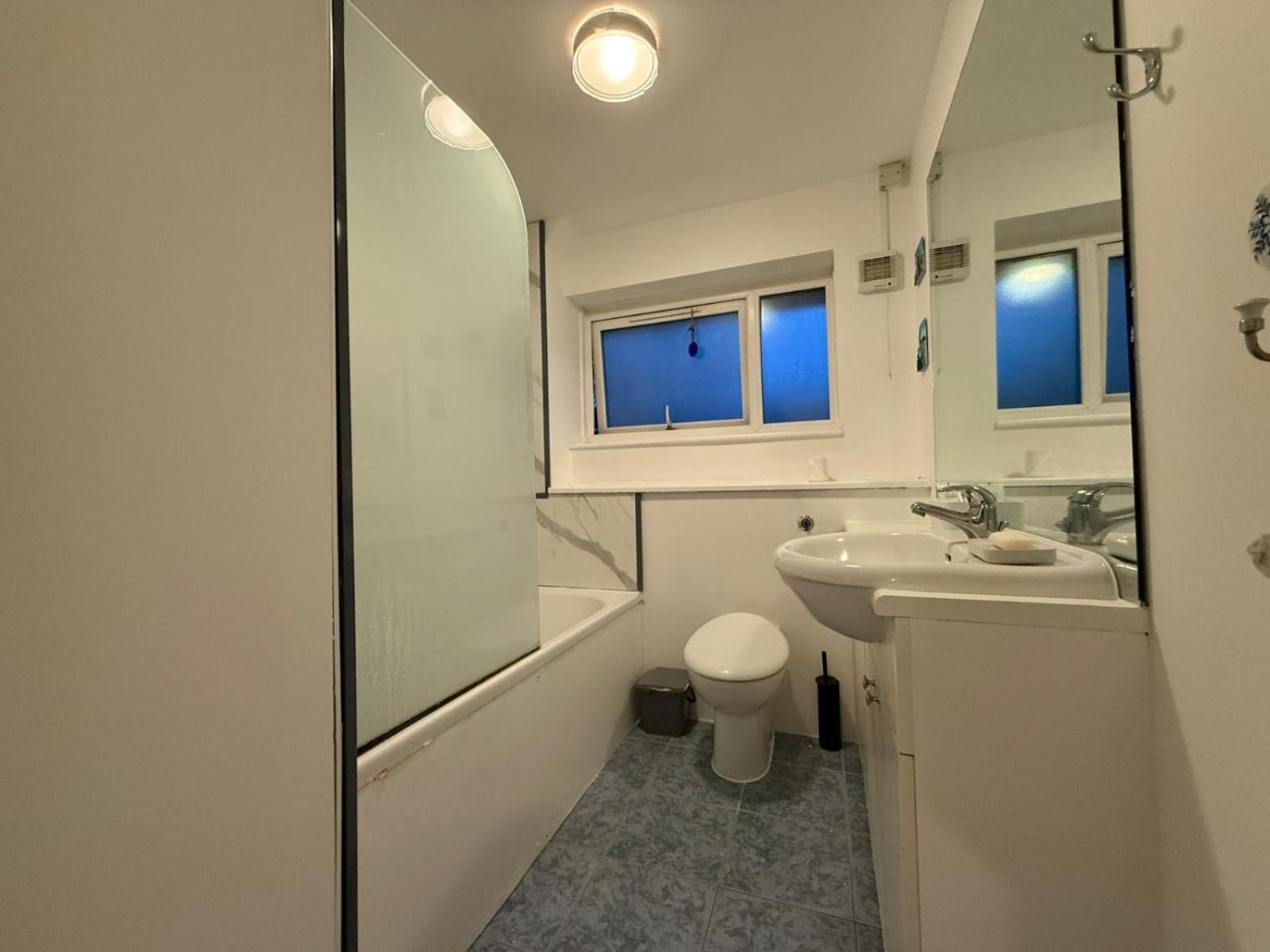 3bed Only 3 Stops To Centre Appartement *