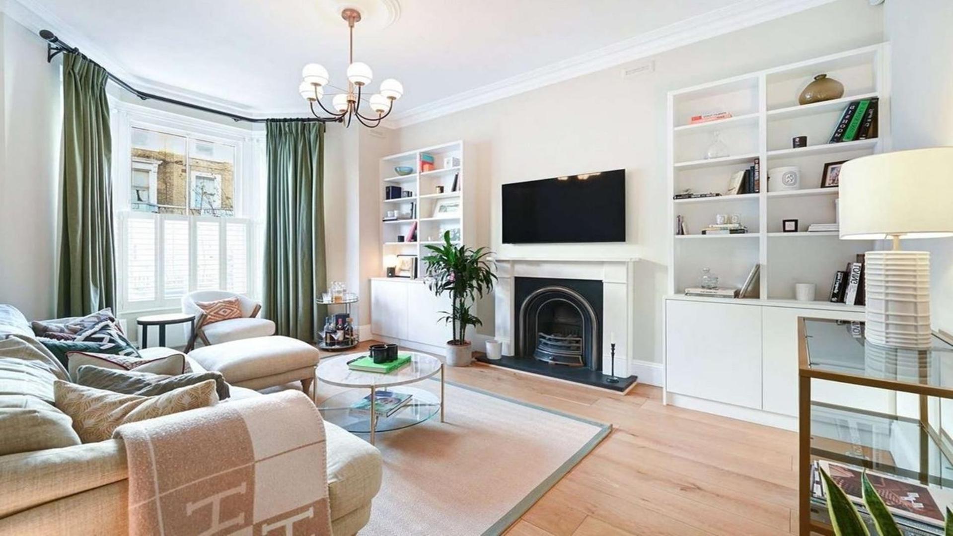 Spacious And Bright 4 Bedroom Flat