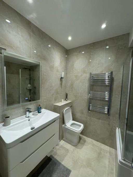 Stylish 2-bedroom Duplex Sleeps 6 Appartement Londres