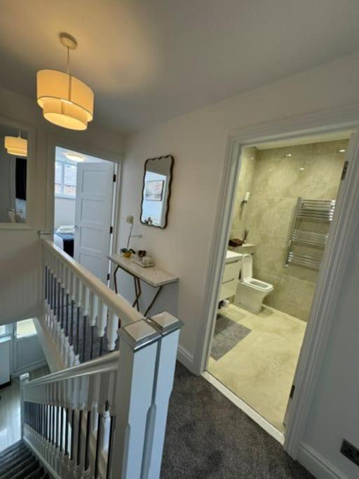 Stylish 2-bedroom Duplex Sleeps 6 Appartement