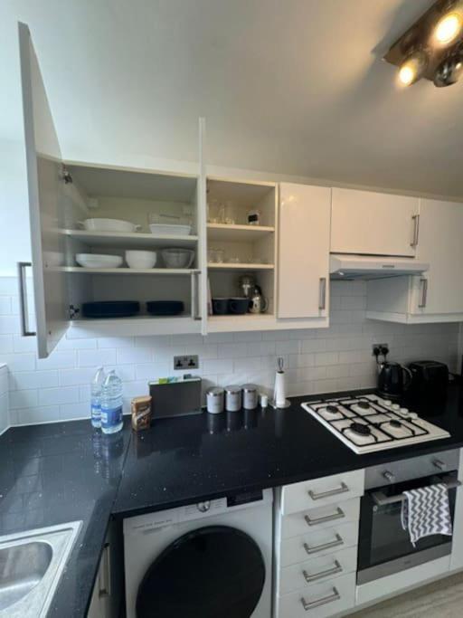 Stylish 2-bedroom Duplex Sleeps 6 Londres