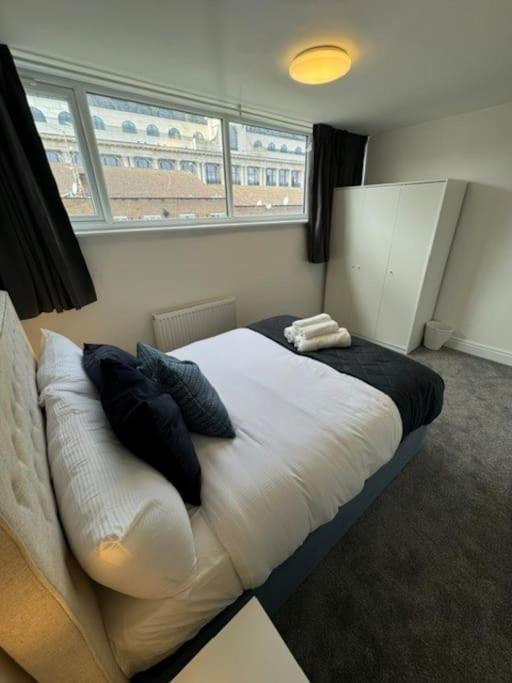 Stylish 2-bedroom Duplex Sleeps 6 Appartement *