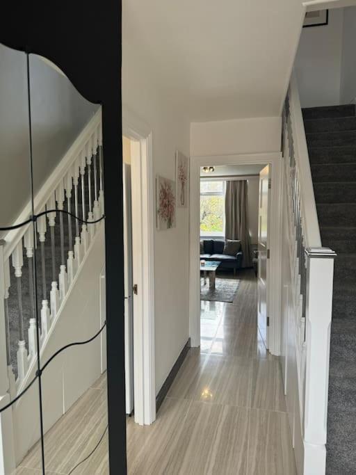 Stylish 2-bedroom Duplex Sleeps 6 Appartement
