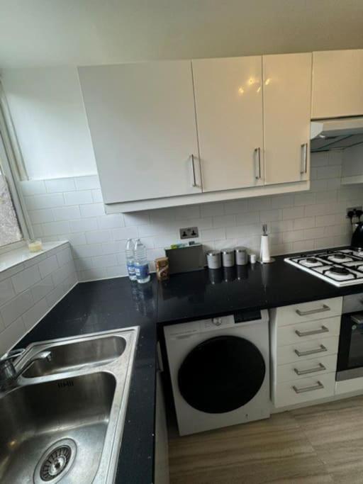 Stylish 2-bedroom Duplex Sleeps 6 Londres