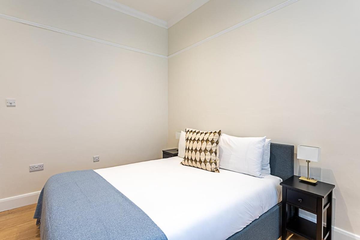 Modern Bayswater Flat Londen