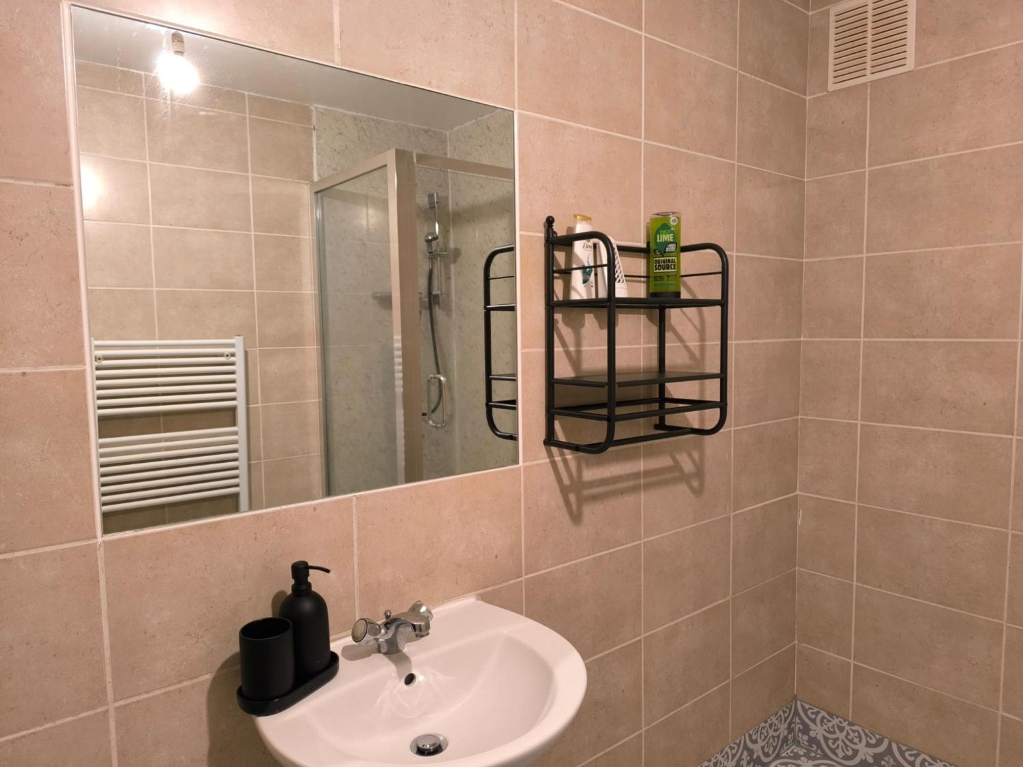 4 Person 3min From South Wimbeldon Tube Station Room2 *