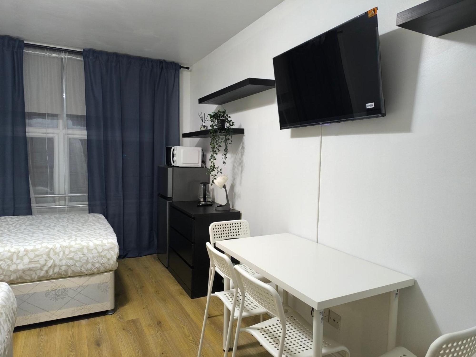 4 Person 3min From South Wimbeldon Tube Station Room2
