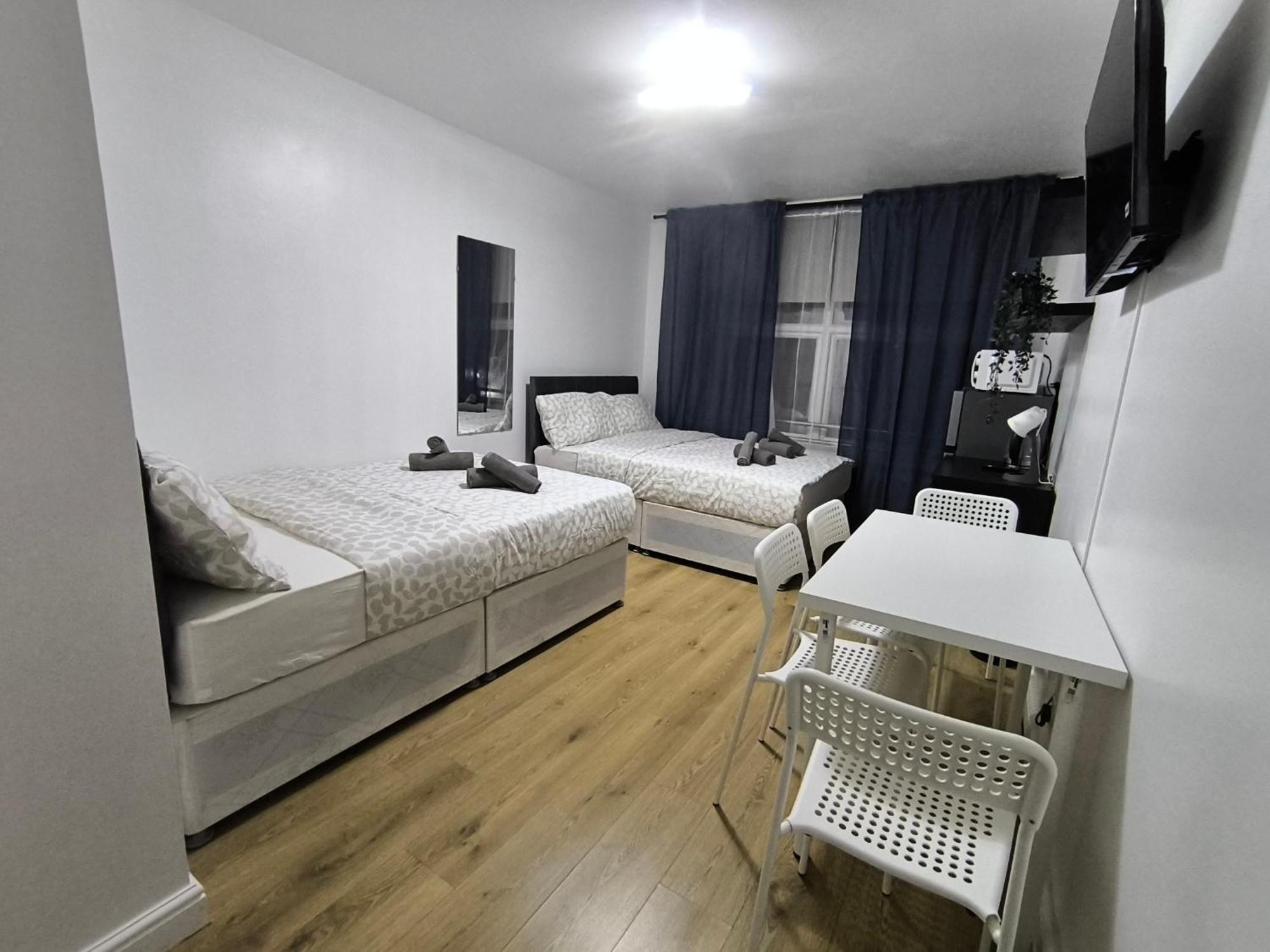 4 Person 3min From South Wimbeldon Tube Station Room2
