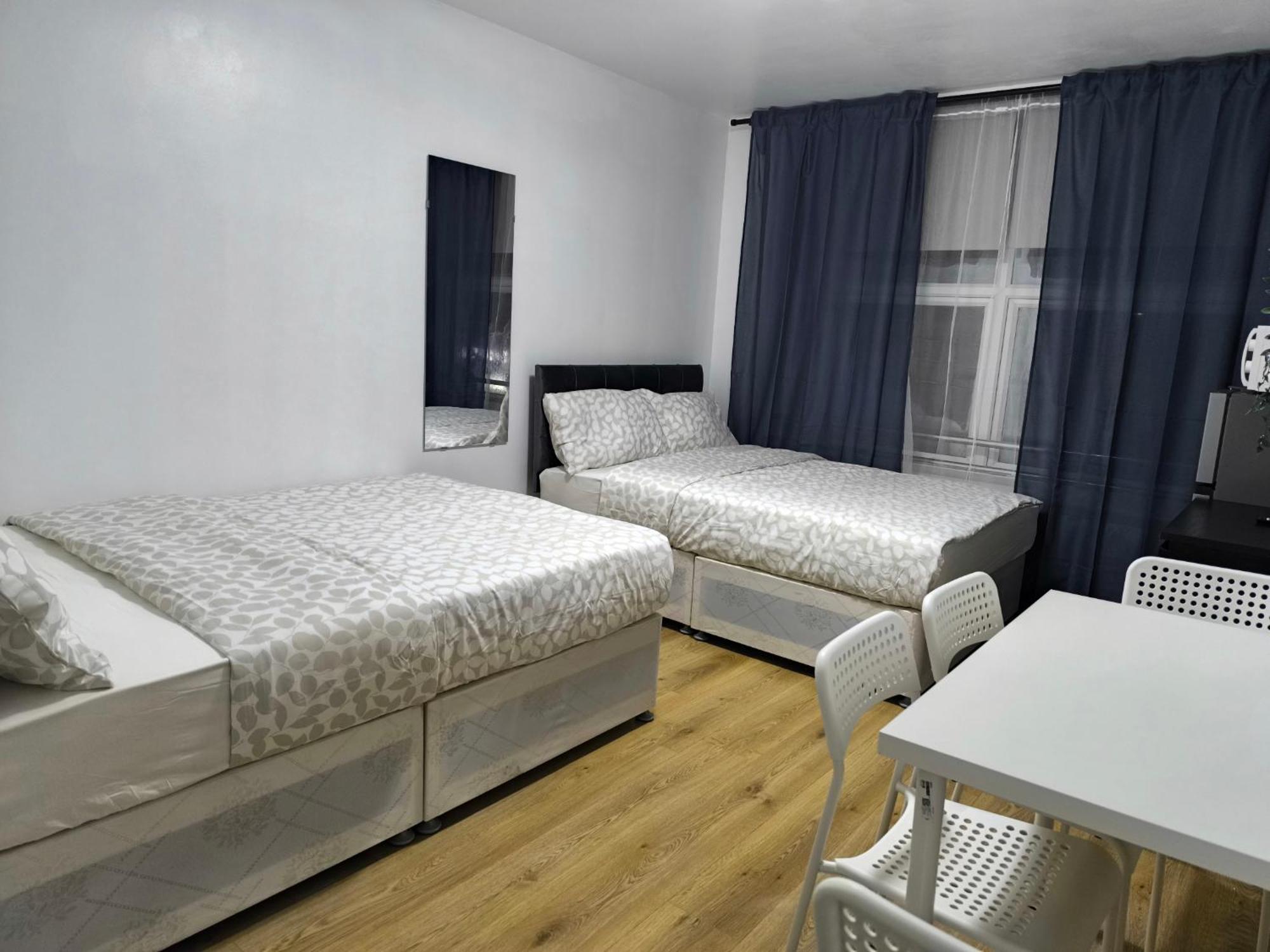 4 Person 3min From South Wimbeldon Tube Station Room2 Maison d'hôtes Londres