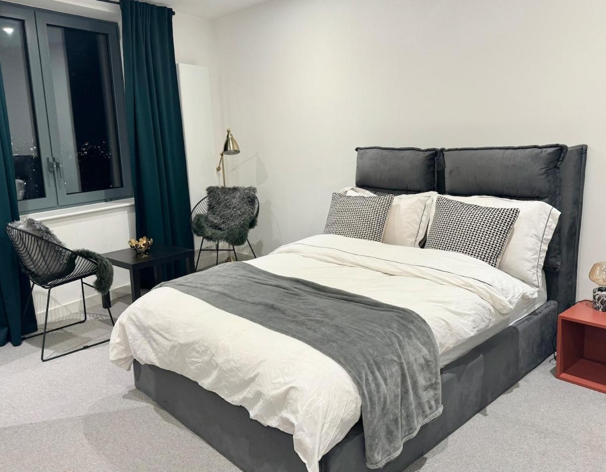 View Two Bedroom Entire Enjoy River & Views, Skyline Views Apartamento Londres