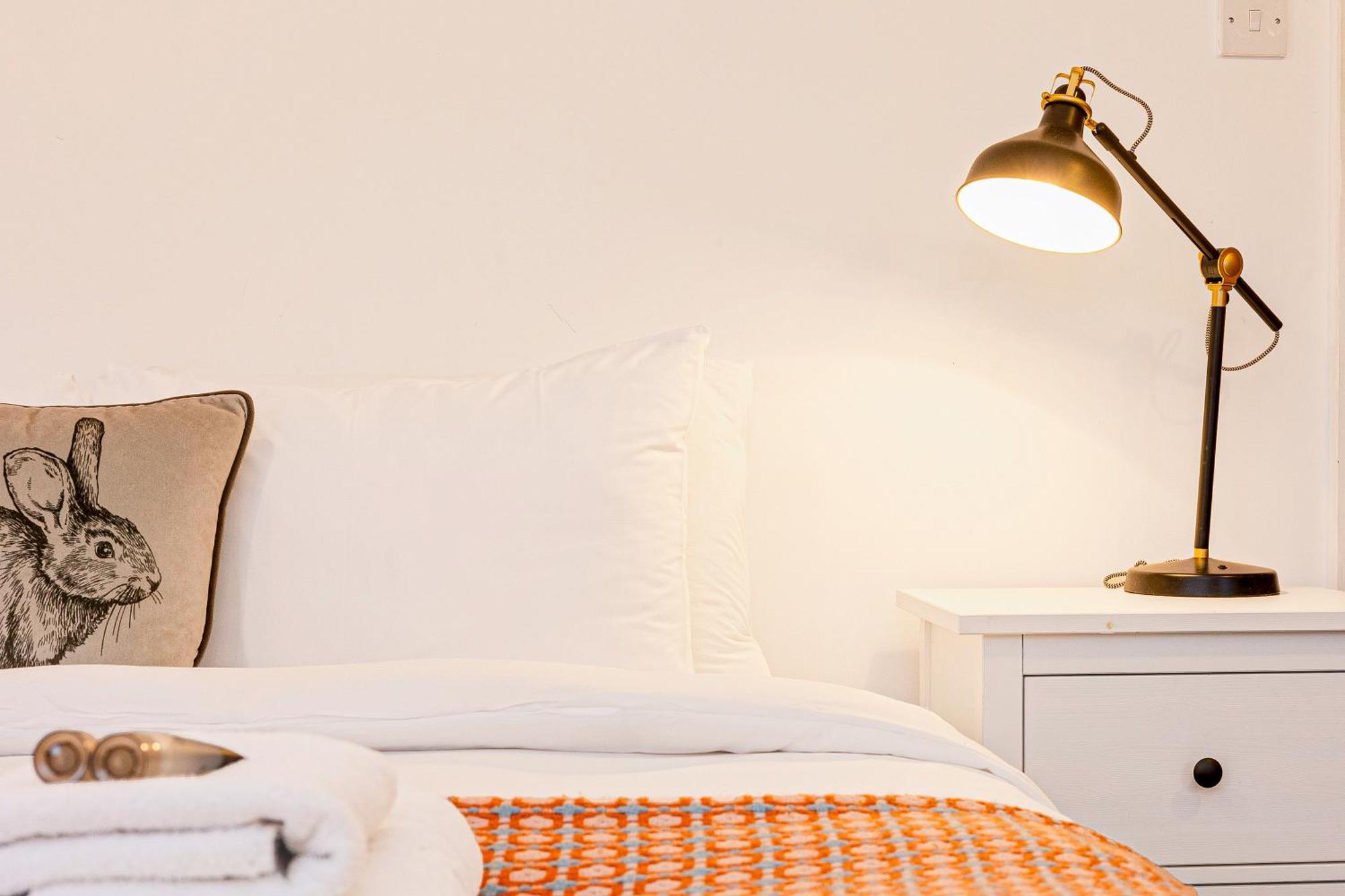 Hébergement de vacances 3br Flat W Garden In West Kensington, 4min Tube Station *