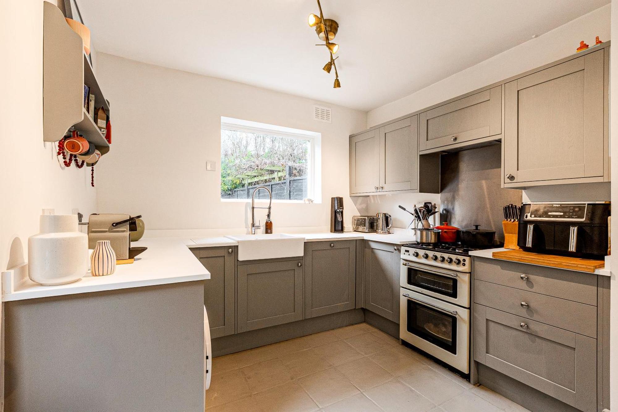 Hébergement de vacances 3br Flat W Garden In West Kensington, 4min Tube Station Londres