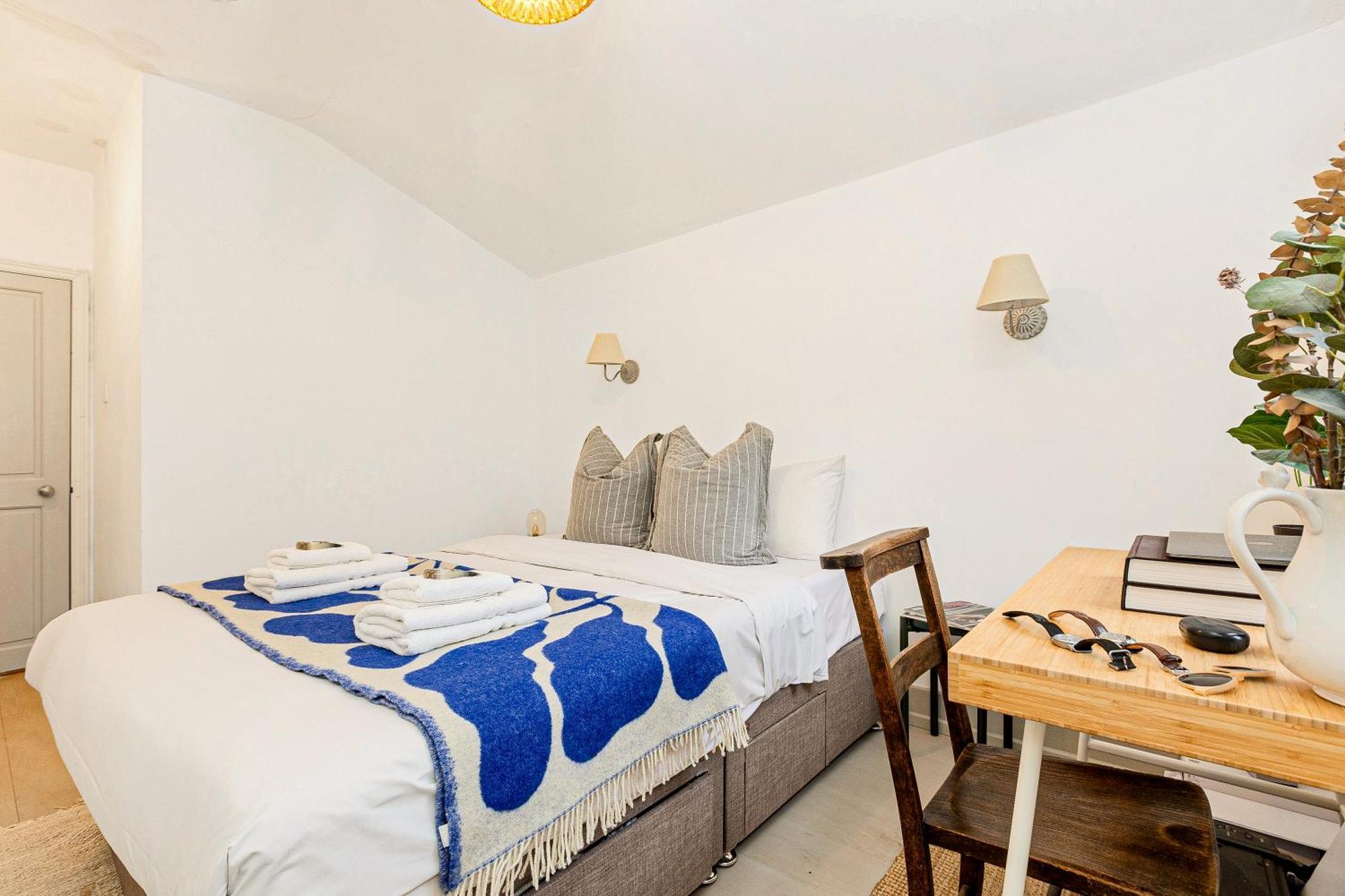 3br Flat W Garden In West Kensington, 4min Tube Station Hébergement de vacances