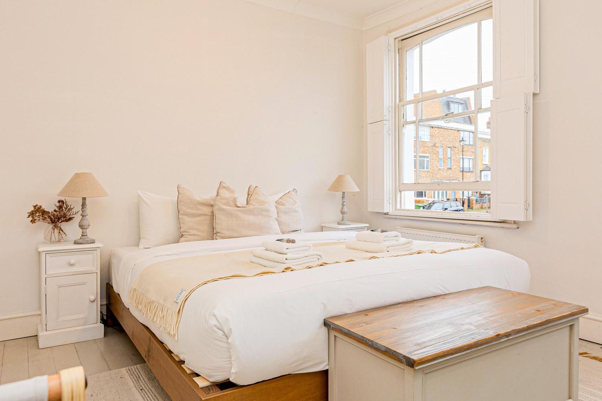 Hébergement de vacances 3br Flat W Garden In West Kensington, 4min Tube Station