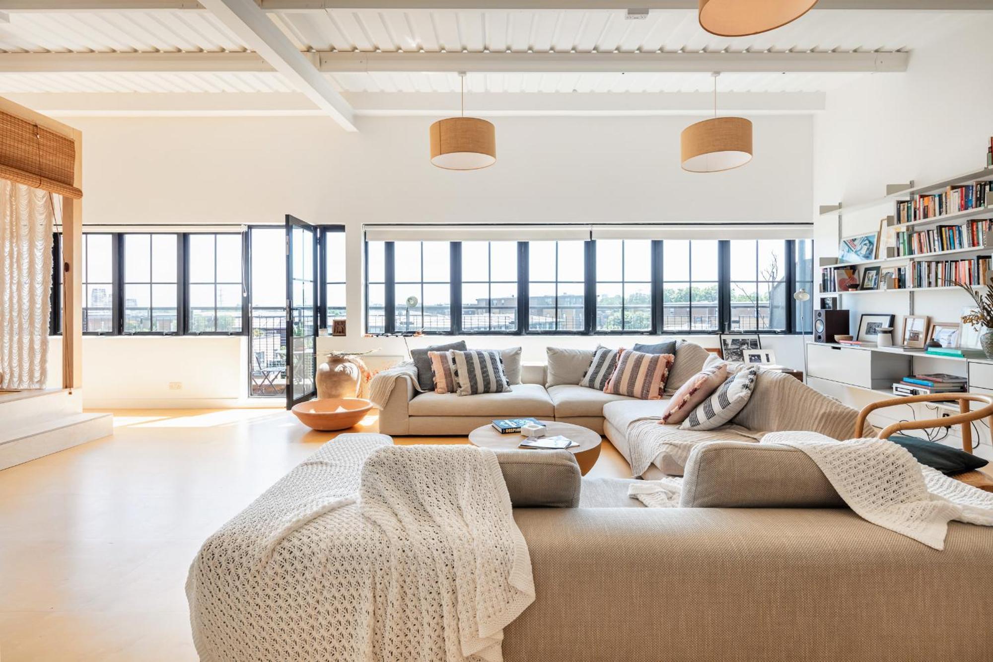 Luxury Penthouse Loft In Art-Deco Warehouse Conversion * Londres
