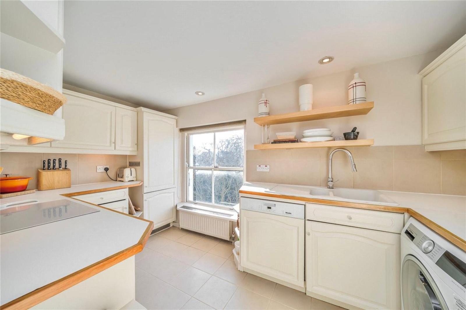 Prime Notting Hill, Luxurious 2 Beds, Roof Terrace Appartement *