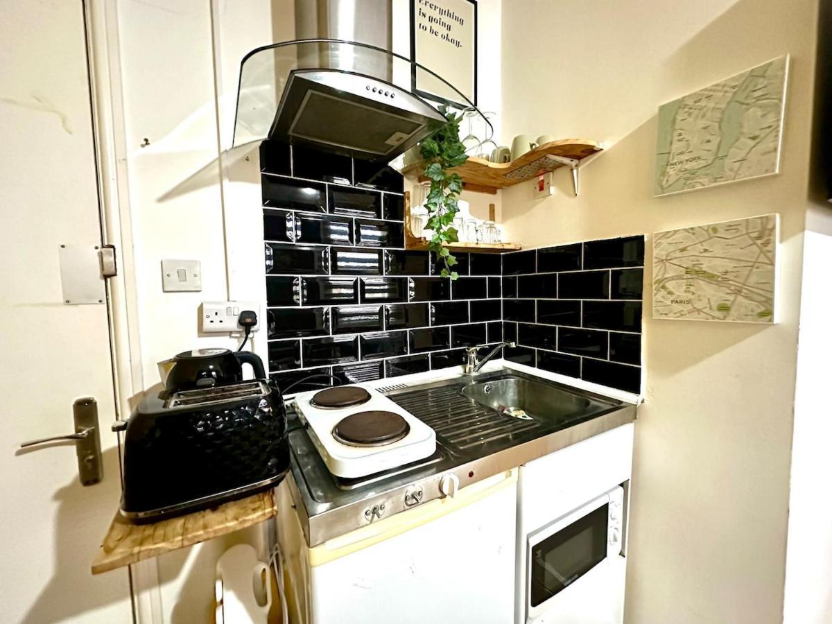 Spacious 2beds Flat In *