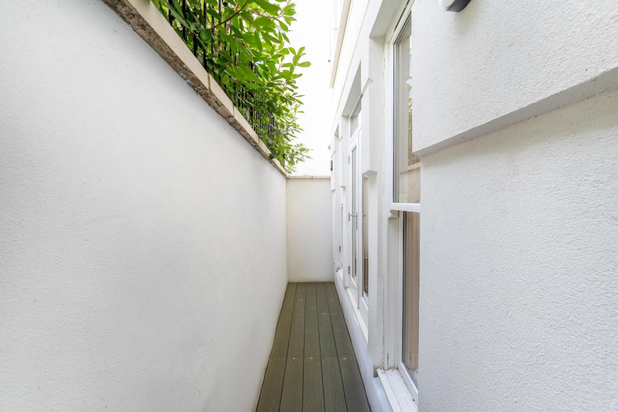 Newlands Punks By Artsy Apartamento *