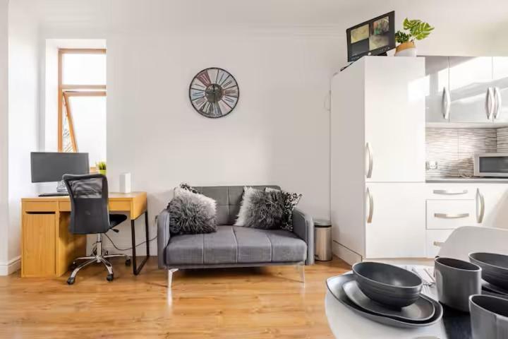 Bethel Canning Town - Free Parking Apartment London