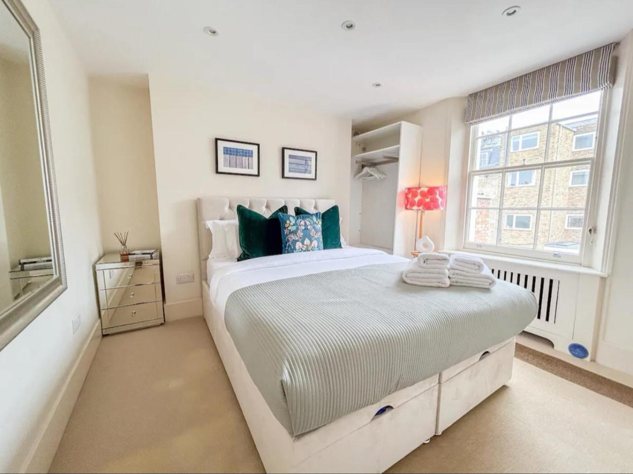 Entire 3 Bed Town House, Chelsea, Appartement *